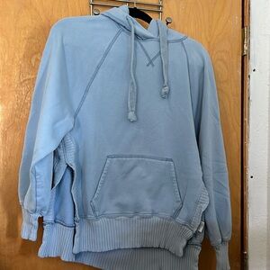 AEO blue sweatshirt